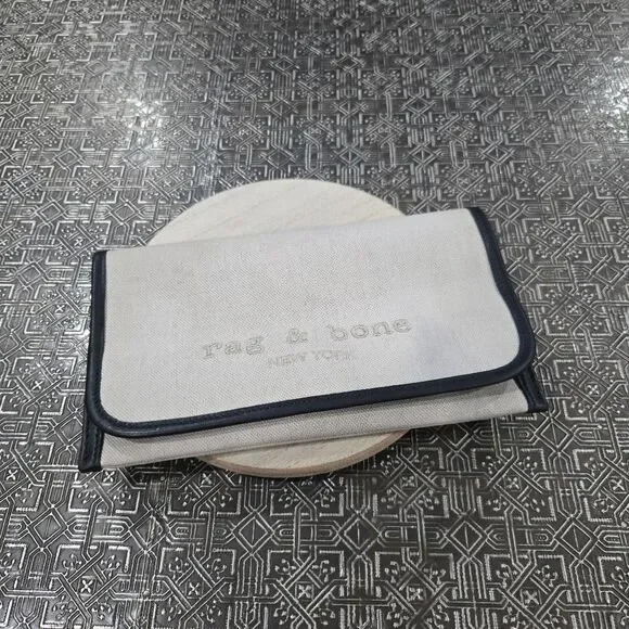 🐢 rag & bone pilot clutch. Like New - Picture 3 of 11